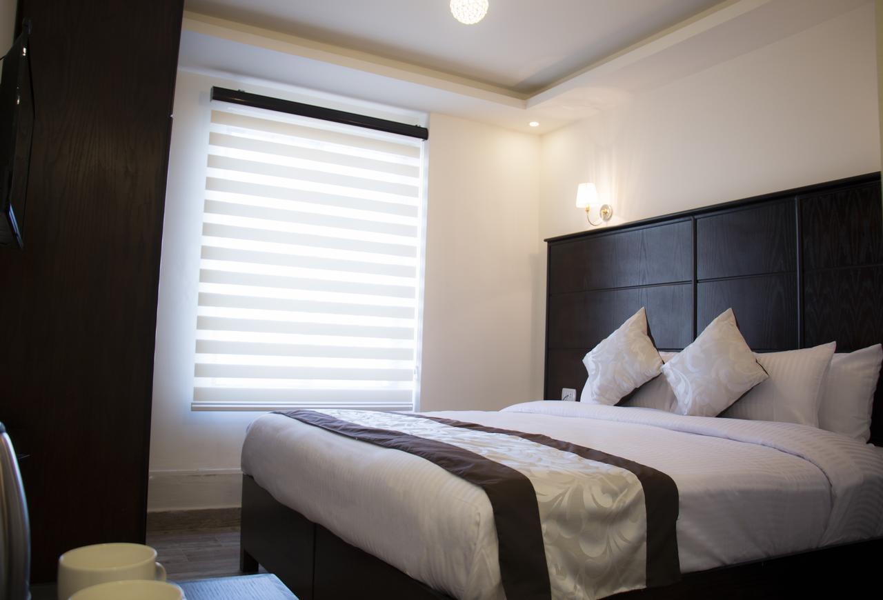 London Bridge Hotel Amman Exterior photo