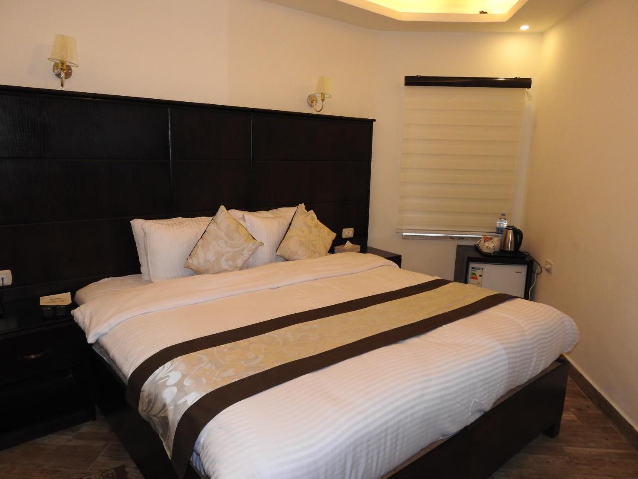 London Bridge Hotel Amman Exterior photo
